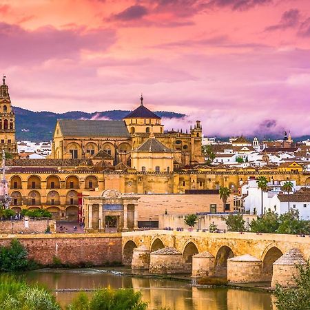 P Los Encantos De Almavir Kordoba Bagian luar foto