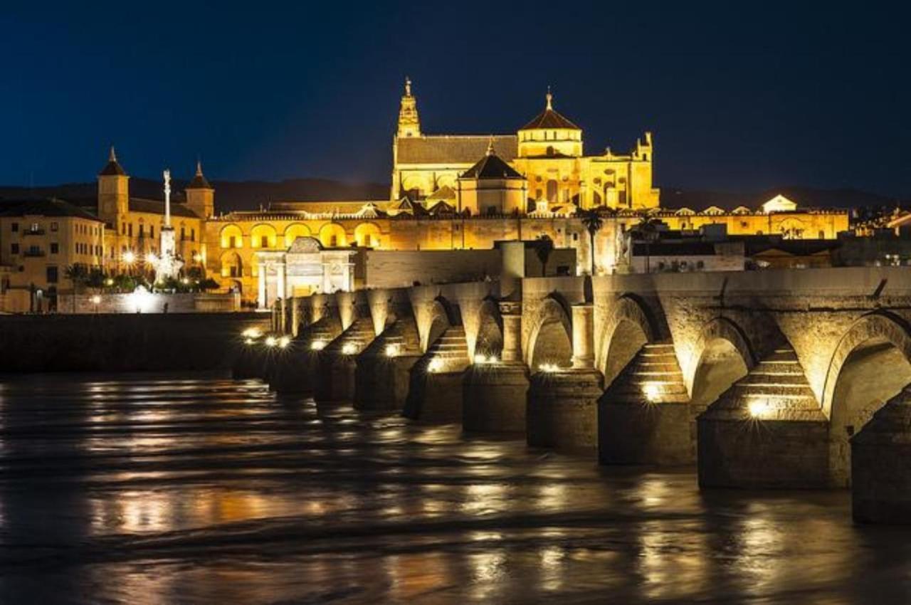 P Los Encantos De Almavir Kordoba Bagian luar foto