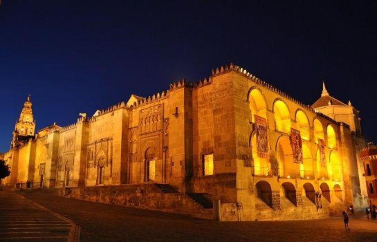 P Los Encantos De Almavir Kordoba Bagian luar foto